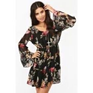 03- REVOLVE MINKPINK NWOT Size XS Black Floral Mini Dress. 100% Polyester.